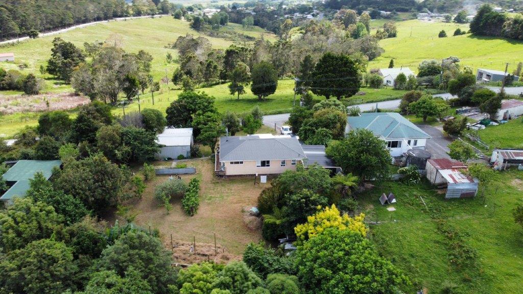 Country living – minutes from Township